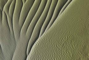 Sediment waves